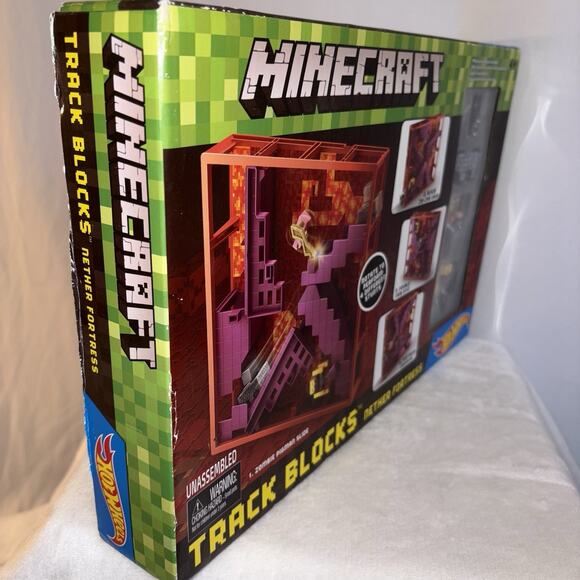 Mattel Hotwheels Minecraft Nether Fortress Play Set 2018 - RARE FIND - NEW - Picture 3 of 6